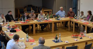 Der GesprÀchskreis im Jacobussaal.