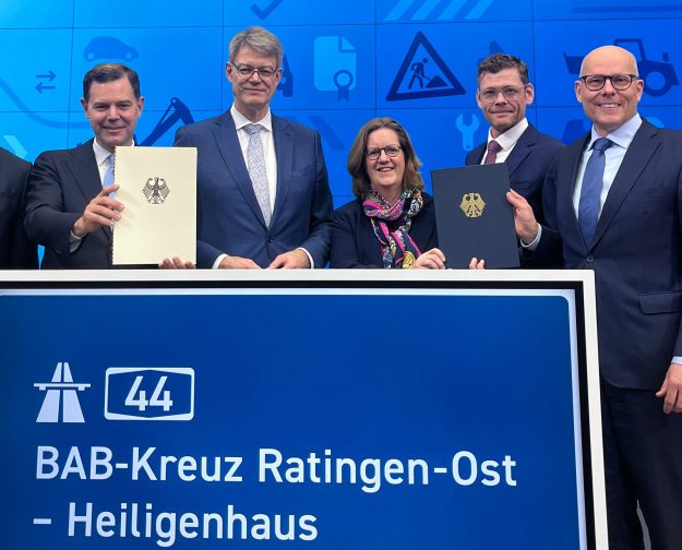 Autobahnschild und Freigabe